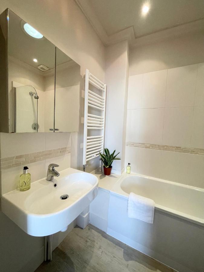Victoria Maisonette Apartment London Bagian luar foto